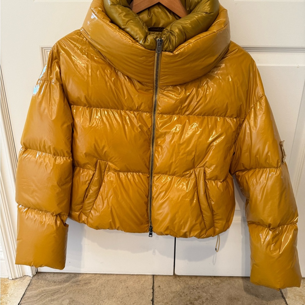 Herno shiny mustard yellow Jacket size 42